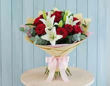 Букет цветов из:  Лилии и Розы в Псотино