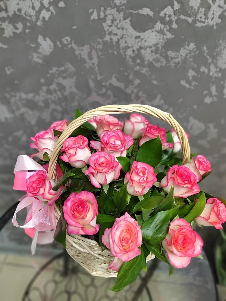 Цветочная композиция из Розы в корзине в Псотино