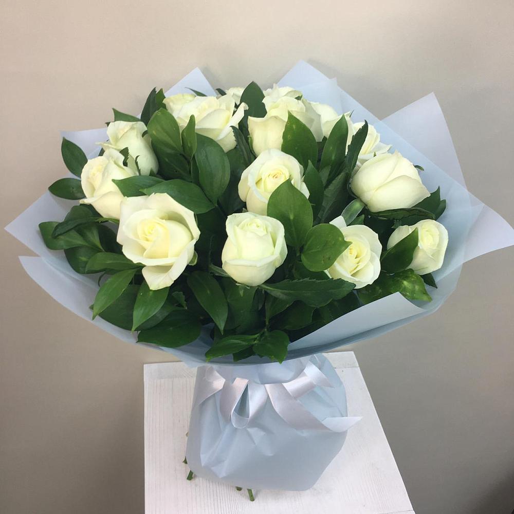 Букет 15 Белых роз Проуд в Псотино