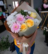 Букет цветов из:  Герберы, Розы и Хризантемы в Псотино