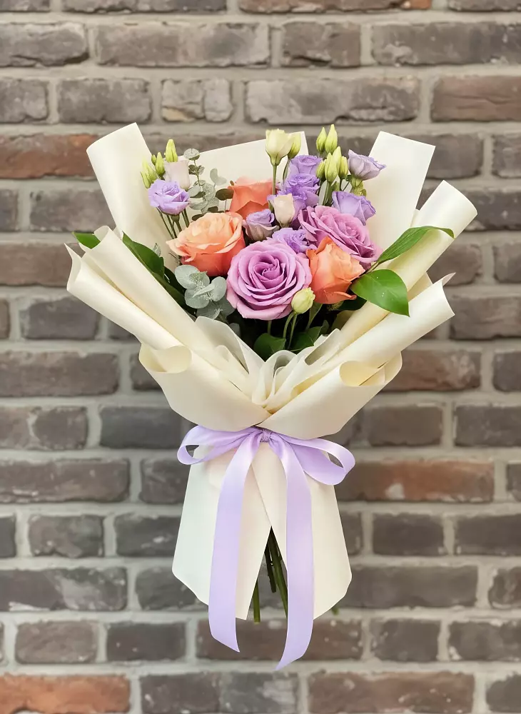 Букет цветов из: Лизиантусы и Розы в Псотино