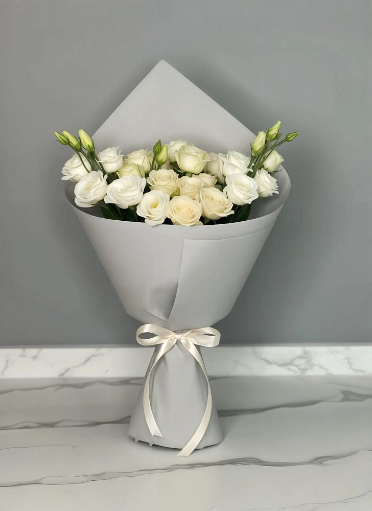 Букет цветов из: Розы и Лизиантусы в Псотино