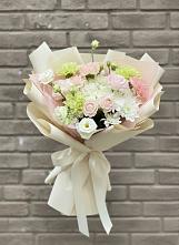 Букет цветов из:  Гвоздики, Розы, Лизиантусы и Хризантемы #REPLACE_PRED# Псотино