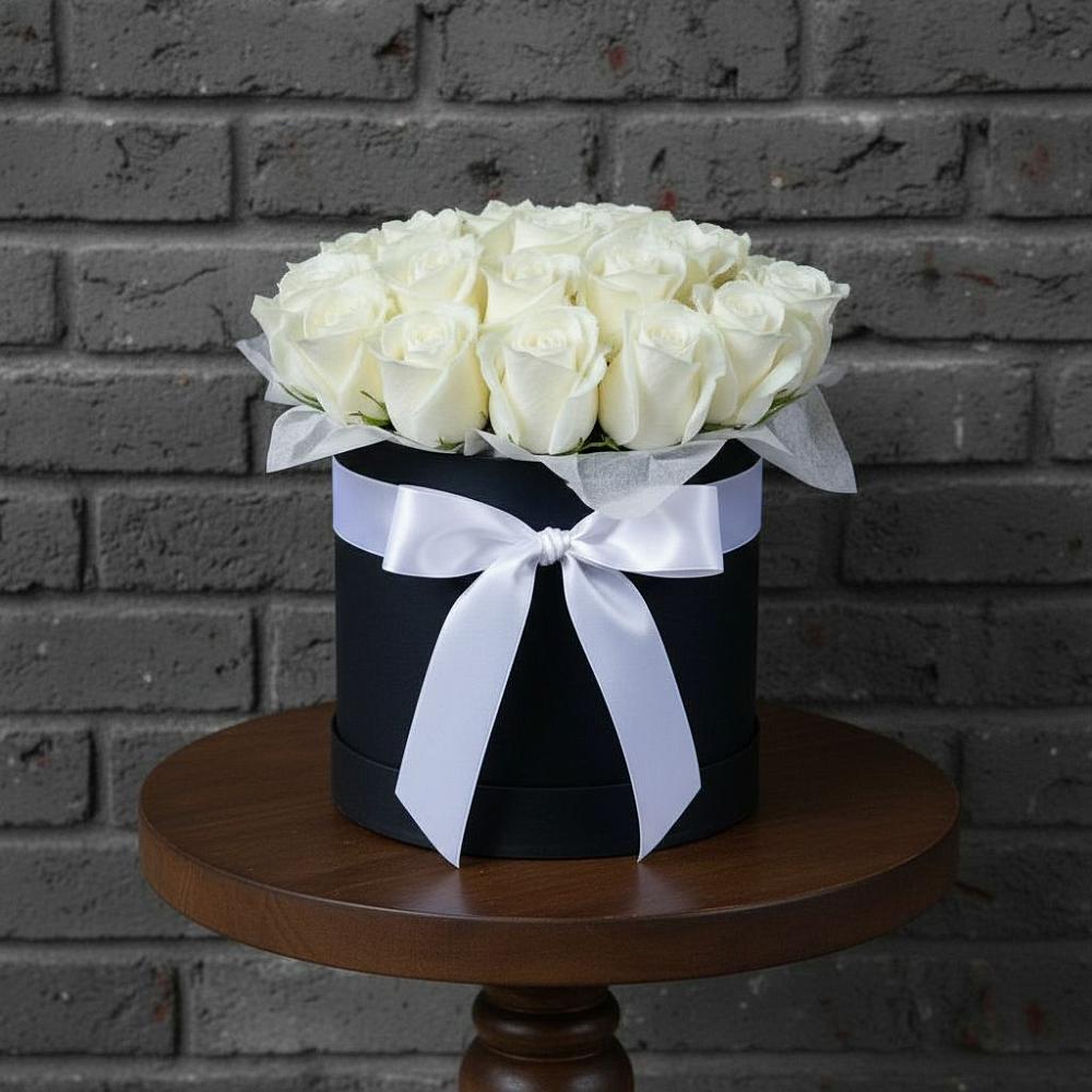 Цветочная композиция из Розы в шляпной коробке в Псотино