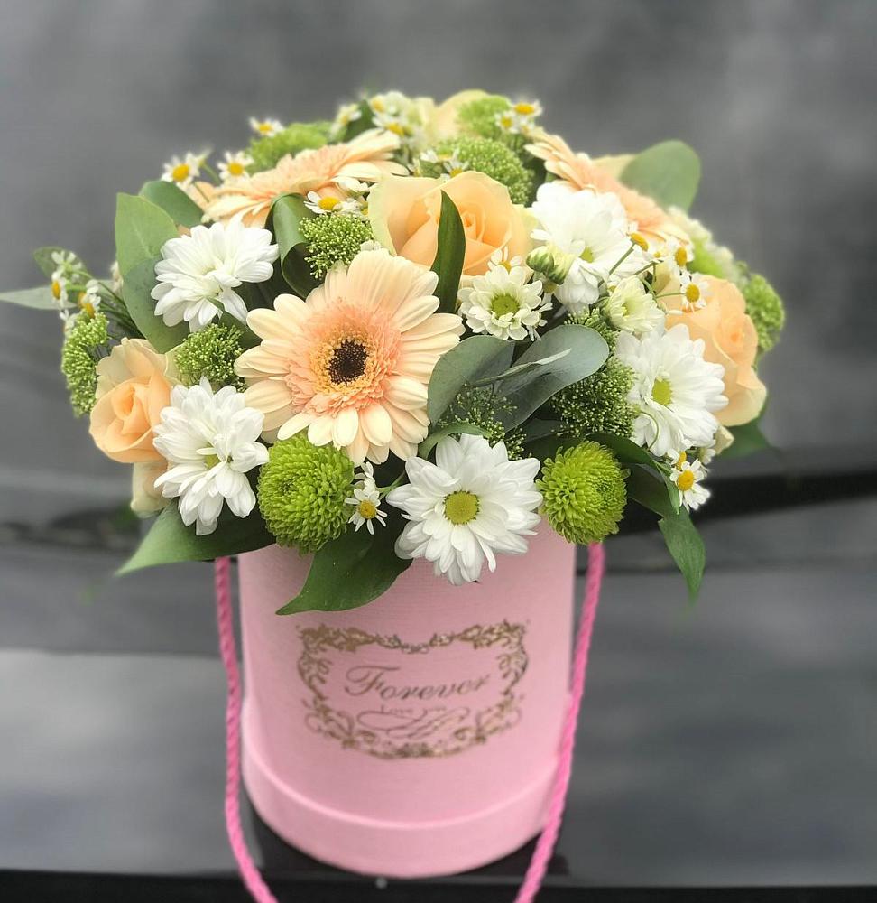 Цветочная композиция из Розы, Герберы и Хризантемы в шляпной коробке в Псотино