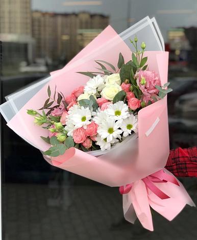 Букет цветов из: Розы, Лизиантусы и Хризантемы в Псотино
