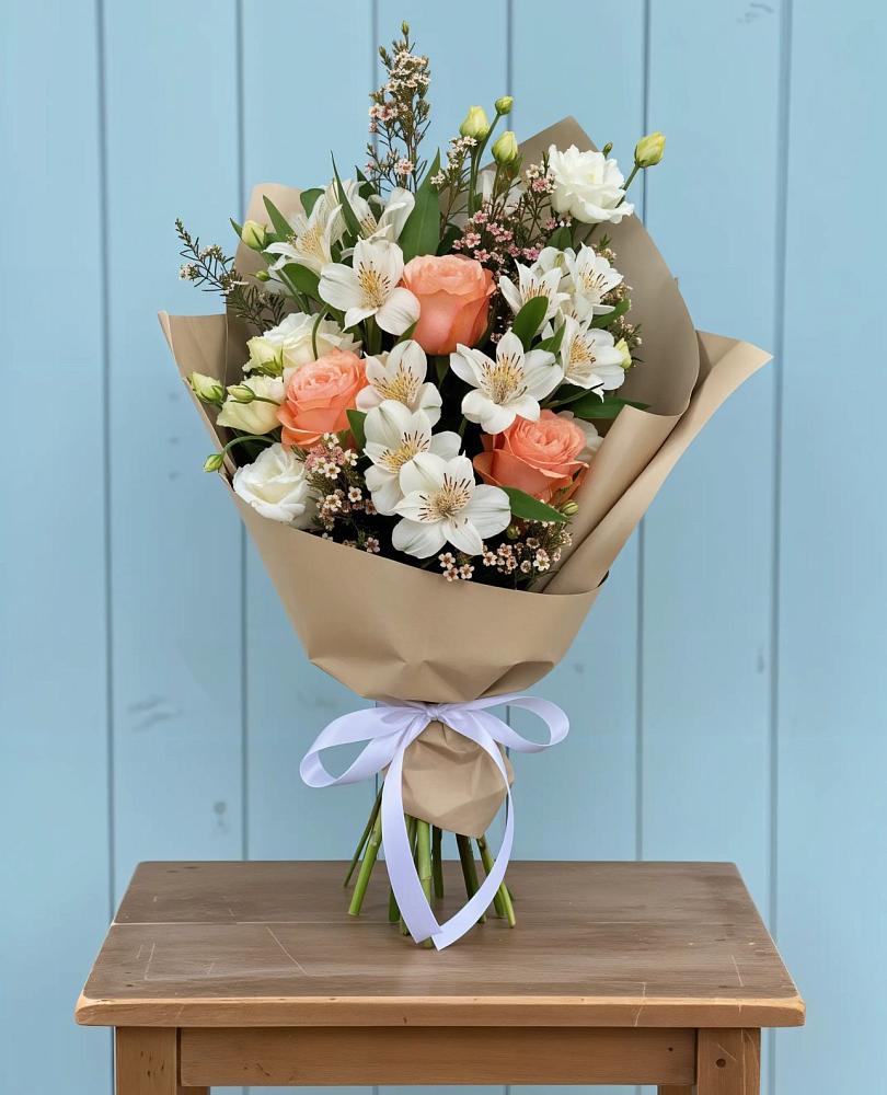 Букет цветов из: Альстромерии, Лизиантусы, Розы и Хризантемы в Псотино