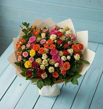 Букет Микс из разноцветных кустовых роз в Псотино