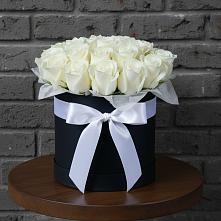 Цветочная композиция из Розы в шляпной коробке в Псотино